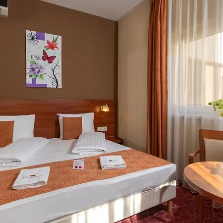 酒店 Patak Park (adults Only) 3*